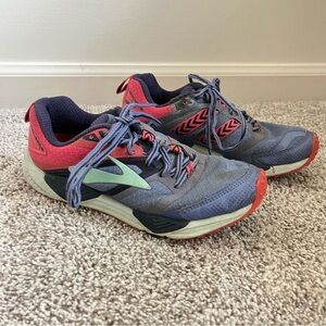 Brooks Cascadia 12 trail running shoes 6.5 good used condition